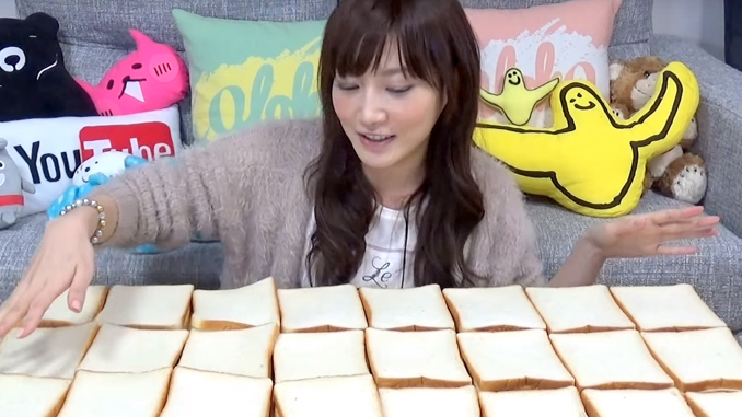 Kinoshita Yuka eats 100 slices of bread