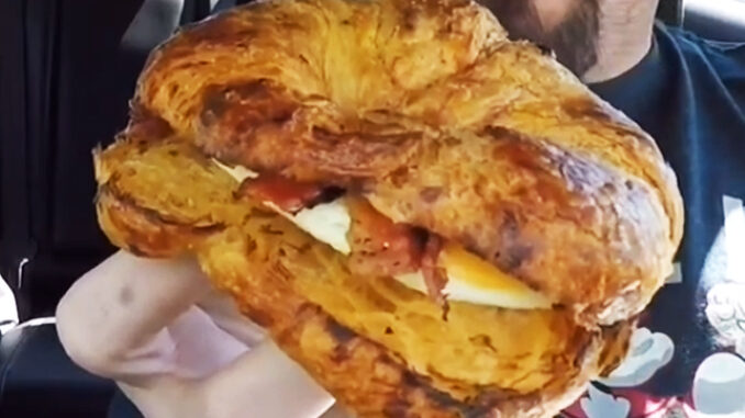 New Jalapeño Cheddar Breakfast Sandwich Spotted At Dunkin’