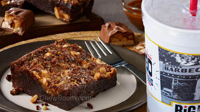 Dickey’s Introduces New Caramel Crunch Brownie Made With Snickers