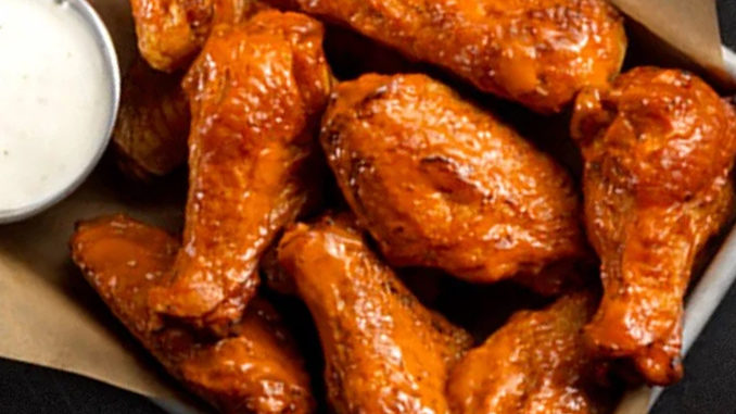 Buffalo Wild Wings Offers 6 Free Wings With Any $10 Dine-In Purchase On July 29, 2022